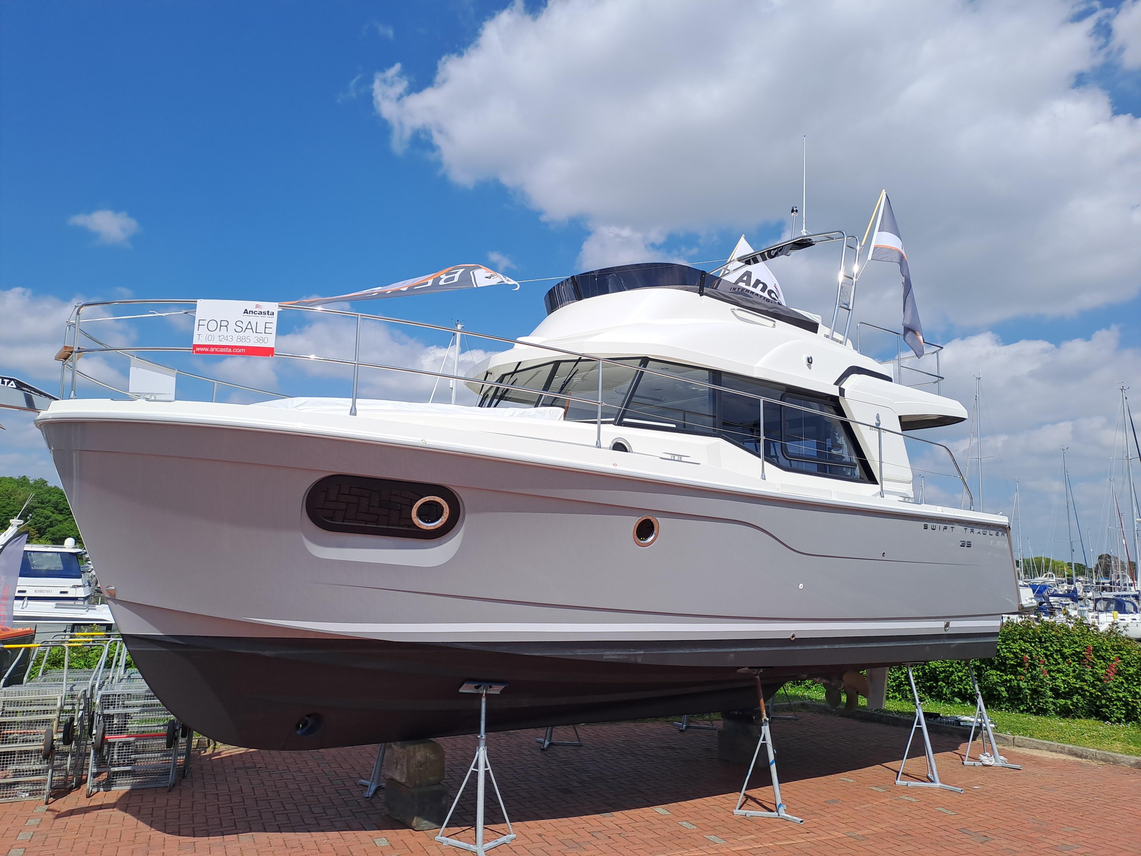 200万左右的私人游艇：博纳多（Beneteau）Swift Trawler31游艇