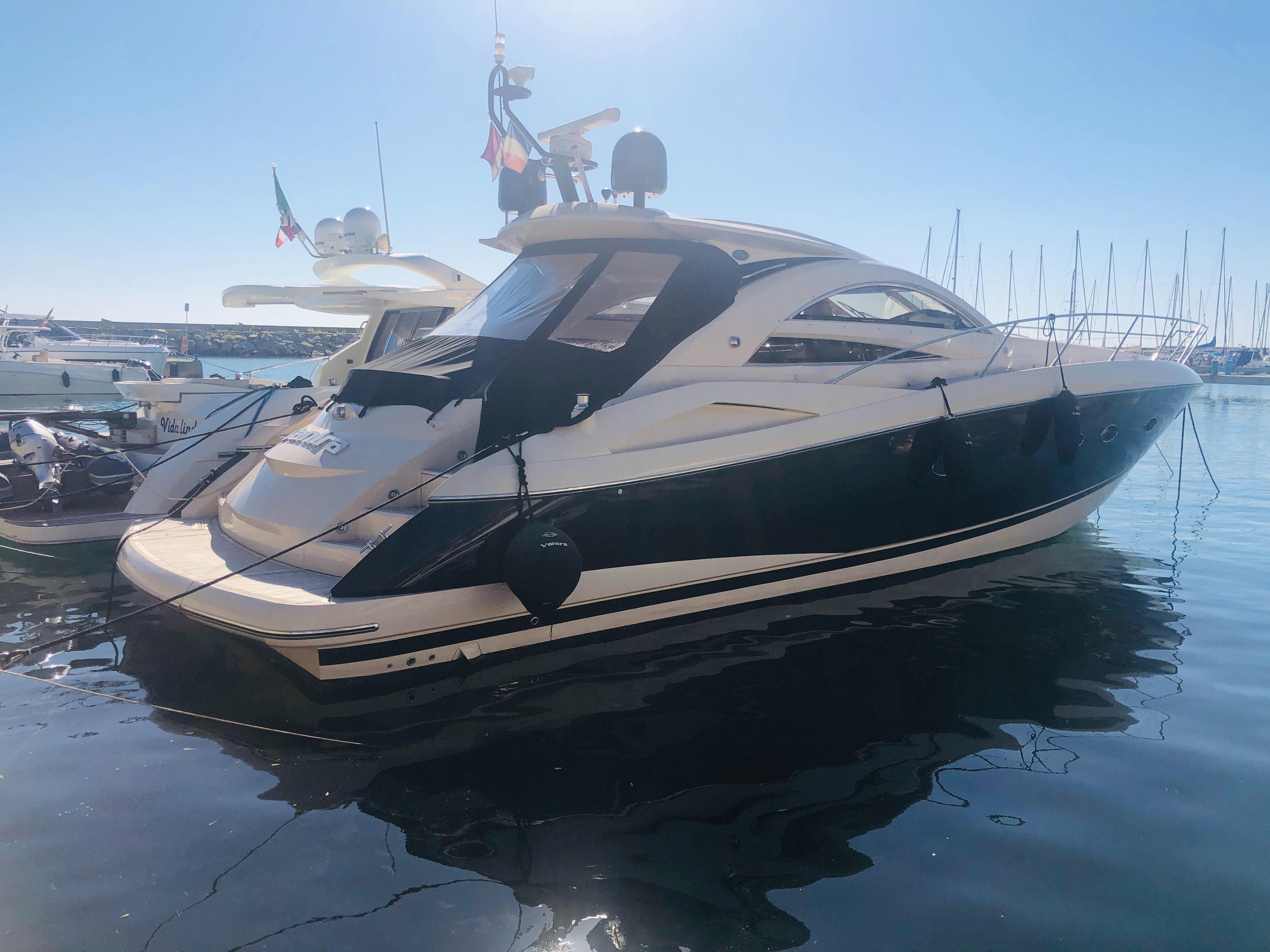 圣汐（Sunseeker）Portofino53中型游艇价格配置