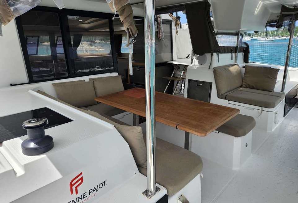 枫丹白露（Fountaine Pajot）Astrea42双体帆船