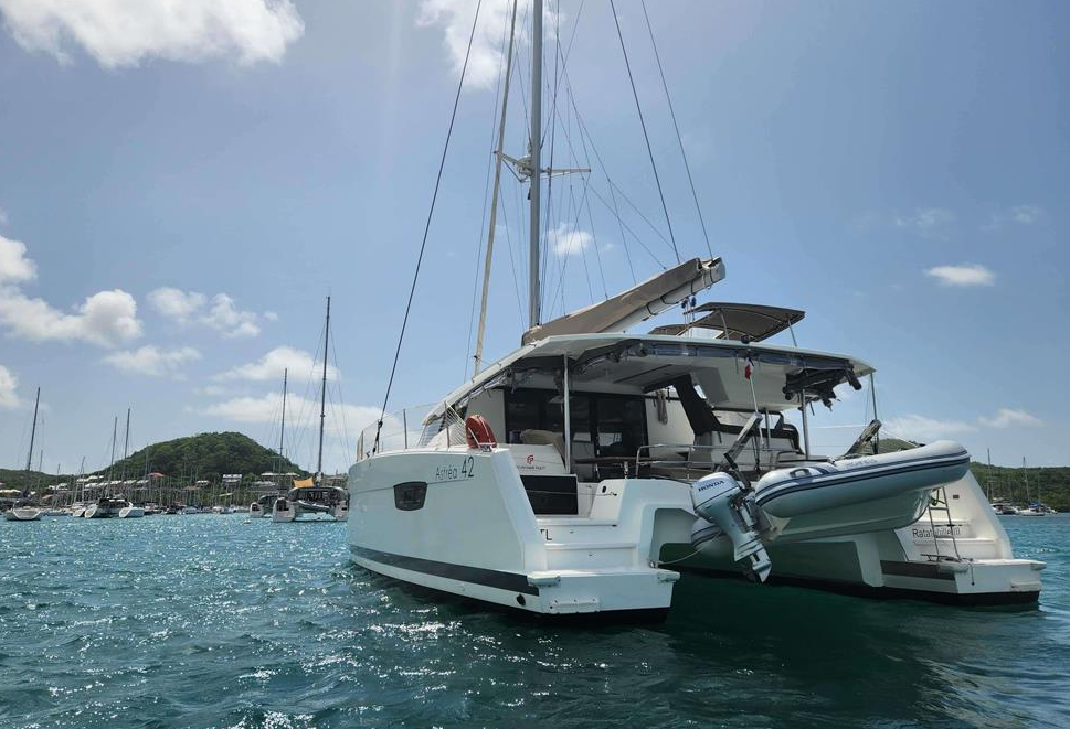 枫丹白露（Fountaine Pajot）Astrea42双体帆船