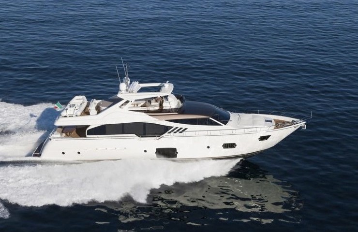 法拉帝（Ferretti）870飞桥游艇