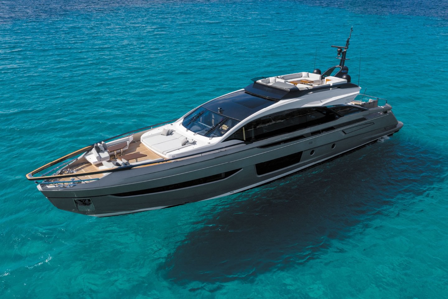 Azimut Grande S10 M96L-2600