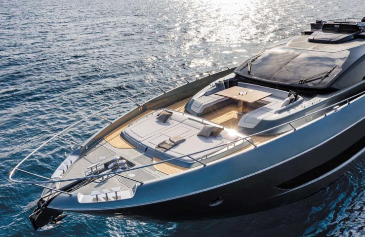 丽娃（Riva）88Folgore二手飞桥游艇价格650万欧元