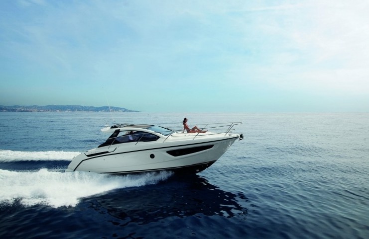 10米阿兹慕（Azimut）Atalntis34游艇价格350万左右