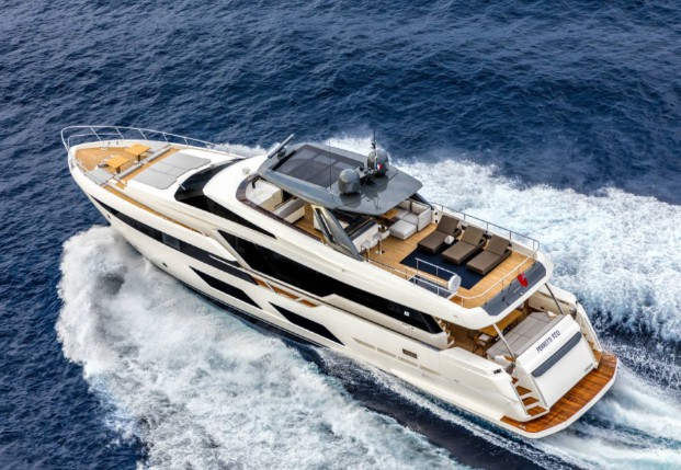 28米法拉帝（Ferretti）920豪华大游艇价格6500万元