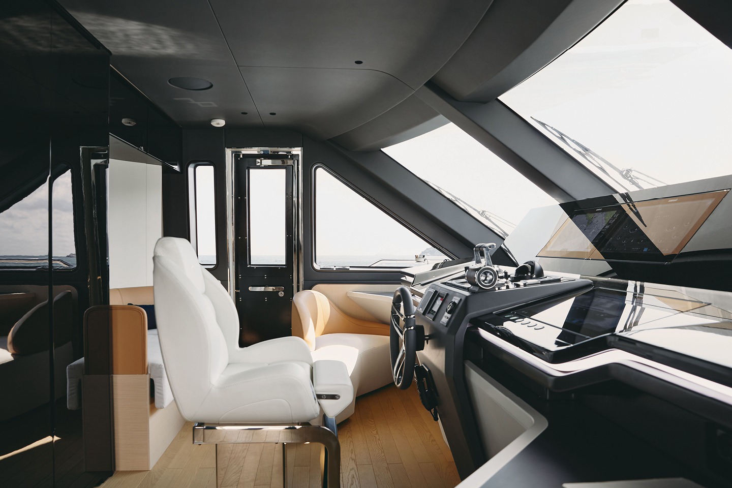 Azimut Grande TRIDECK-MTU-2600