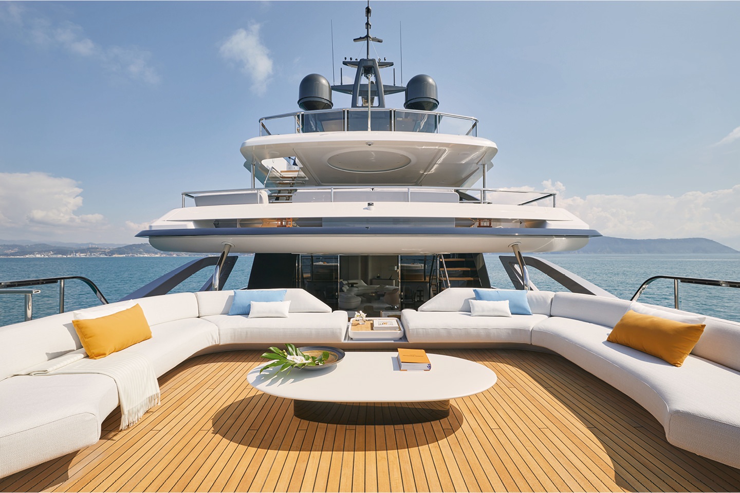 Azimut Grande TRIDECK-MTU-2600