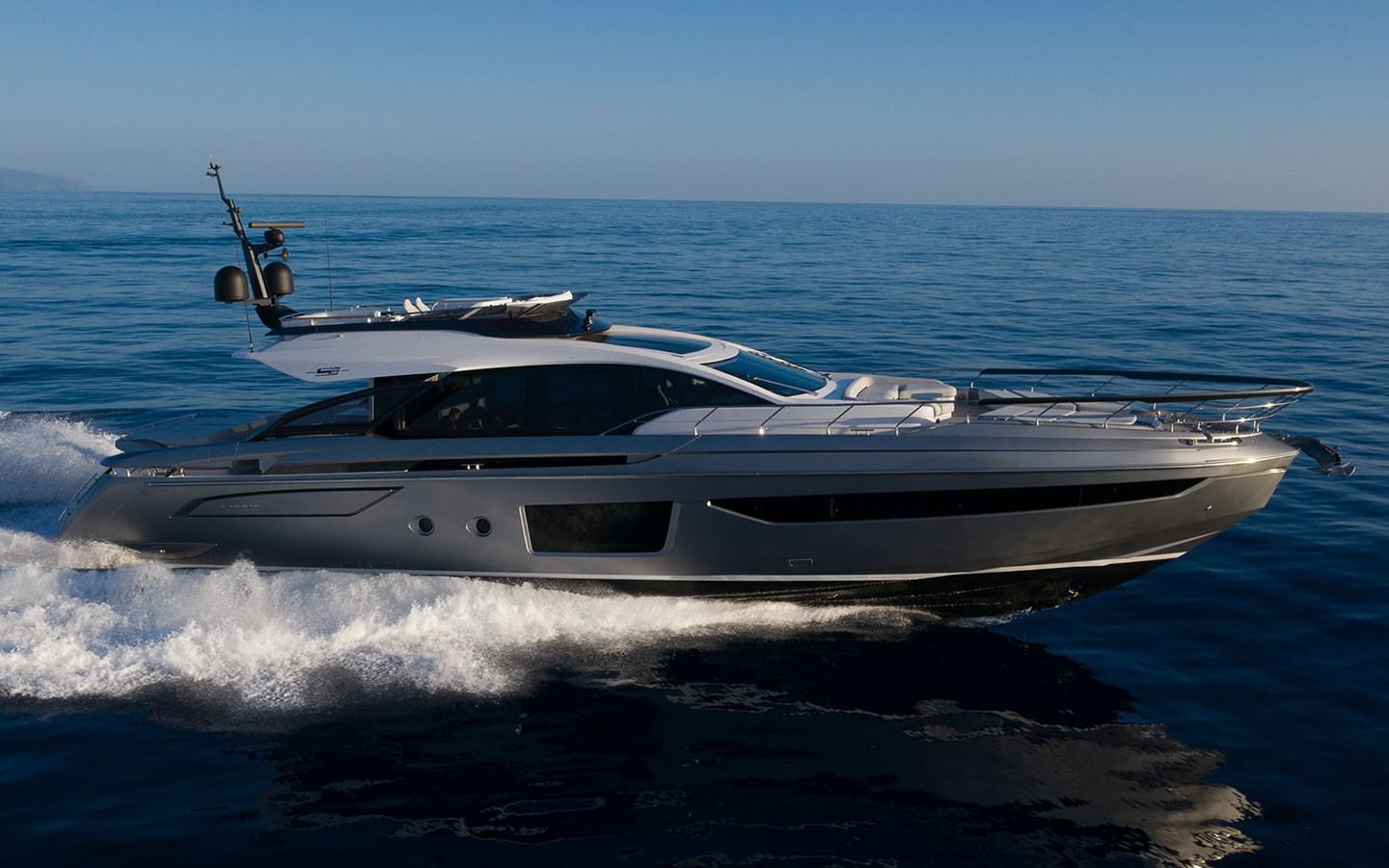 Azimut Grande S8-IPS-1350