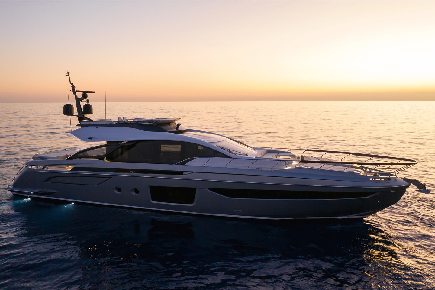 Azimut Grande S8-IPS-1350