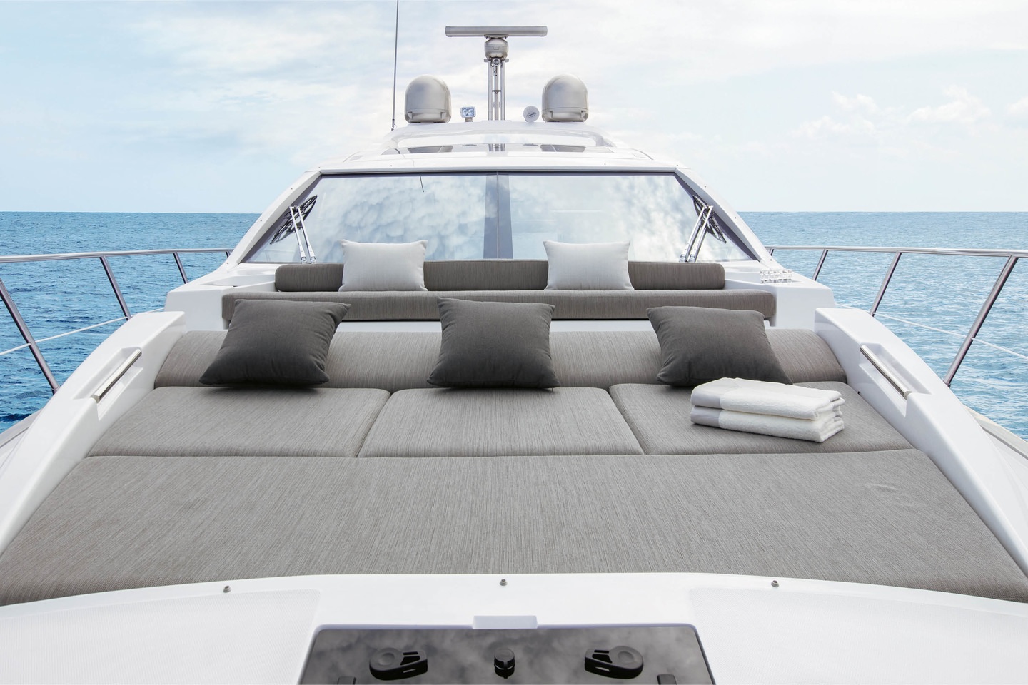 Azimut Grande S6-IPS-700