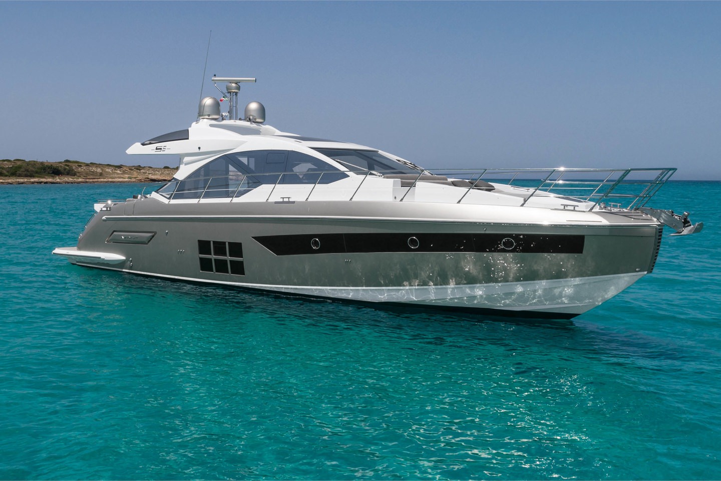 Azimut Grande S6-IPS-700