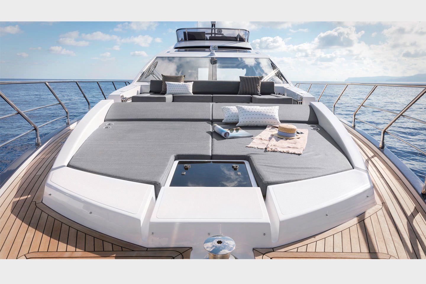 Azimut Grande S7-IPS-1050