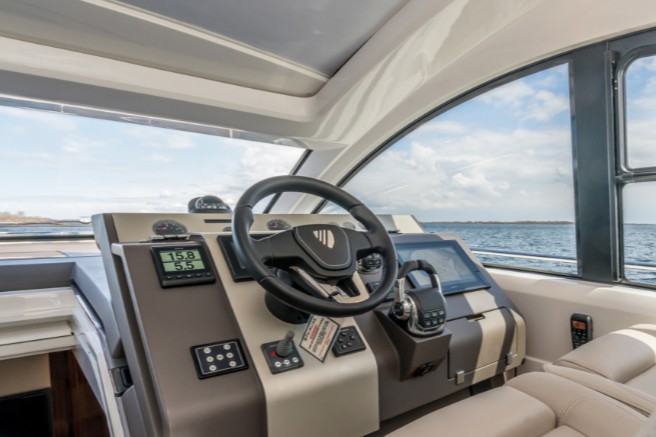 50尺(15米)英国游艇菲尔兰（Fairline）Targa50OPEN运动游艇