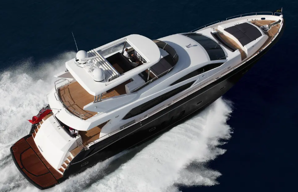 1800万左右的豪华游艇有哪些：英国圣汐（Sunseeker）80飞桥游艇价格超过1800万元