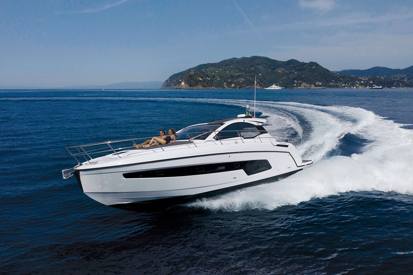 14米阿兹慕（Azimut）Atlantis45运动游艇450万元