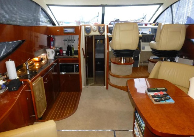 14米菲尔兰（Fairline）Phantom46二手游艇价格23万英镑