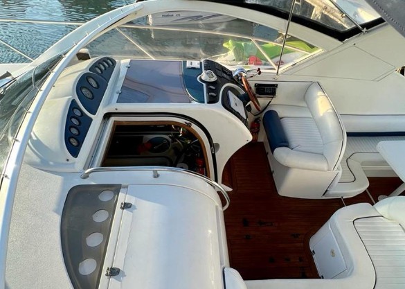 菲尔兰（Fairline）Targa37游艇价格9万欧元