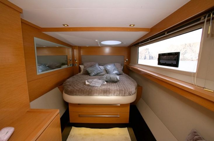 14米枫丹白露（Fountaine Pajot）Cumberland MY47LC双体游艇客舱