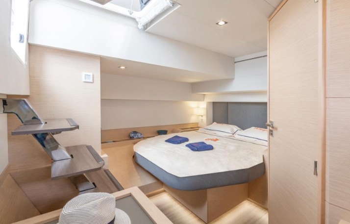 20米的枫丹白露（Fountaine Pajot）Alegria67双体帆船主卧