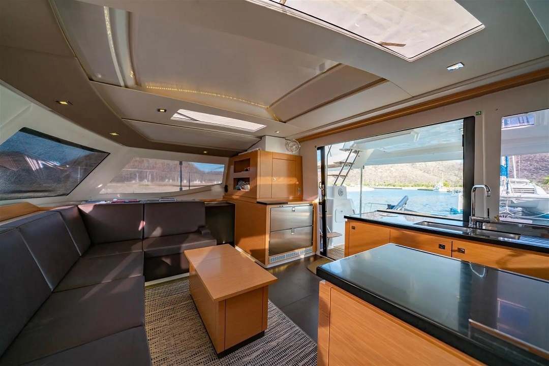 13米枫丹白露（Fountaine Pajot）Helia44双体帆船沙龙