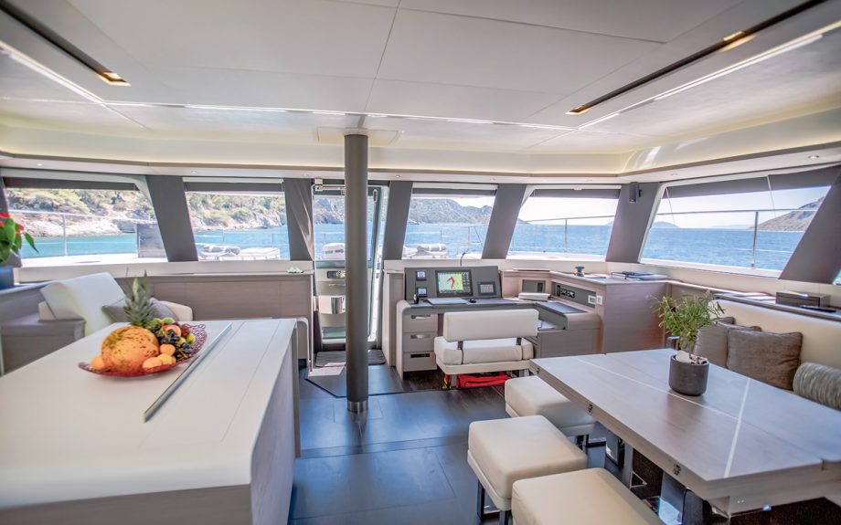 19米枫丹白露（Fountaine Pajot）67双体动力游艇沙发