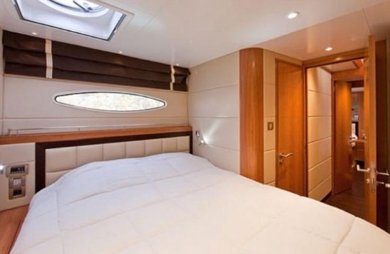 19米枫丹白露（Fountaine Pajot）Galathea65二手双体帆船主卧