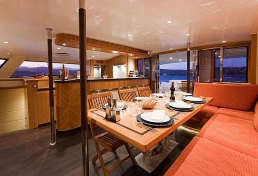 19米枫丹白露（Fountaine Pajot）Galathea65二手双体帆船餐厅