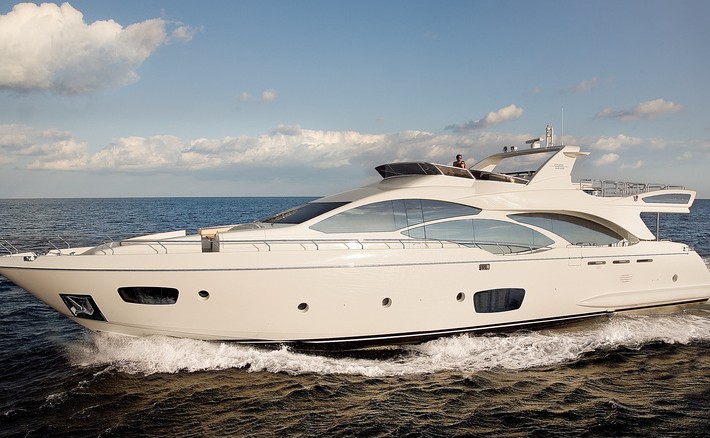 阿兹慕（Azimut）95豪华飞桥游艇