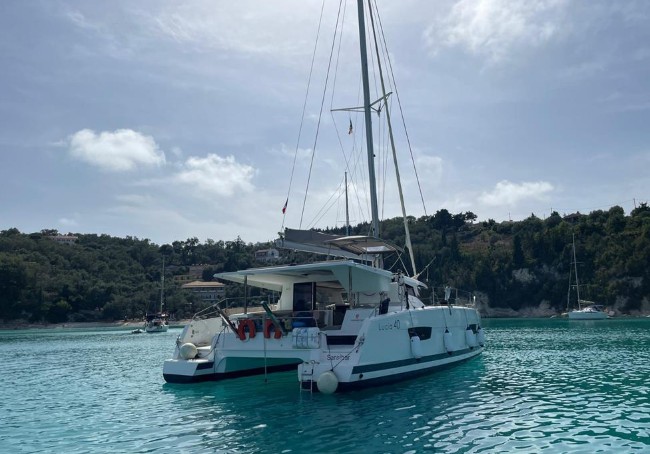 枫丹白露（Fountaine Pajot）Lucia40二手双体帆船