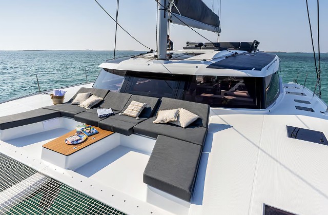 枫丹白露（Fountaine Pajot）Aura51双体帆船前甲板