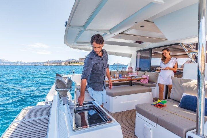 枫丹白露（Fountaine Pajot）Astrea42双体帆船