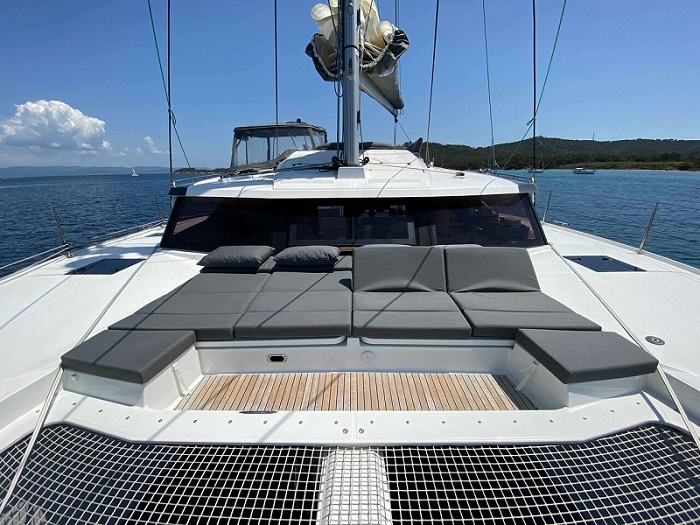 枫丹白露（Fountaine Pajot）Elba45双体帆船前甲板