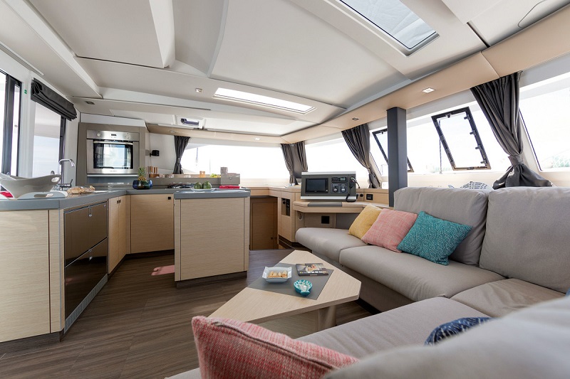 枫丹白露（Fountaine Pajot）Saona47双体帆船沙龙