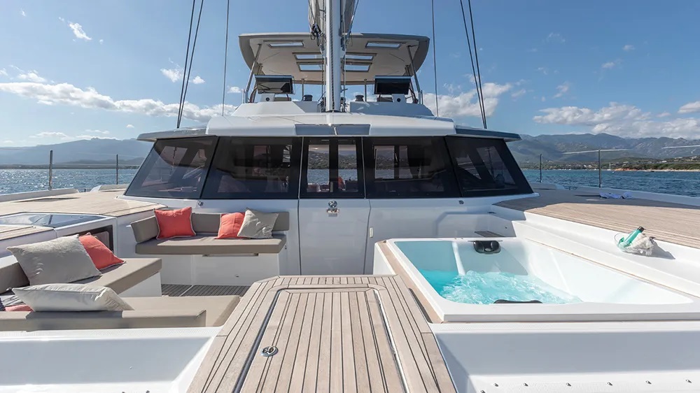 枫丹白露（Fountaine Pajot）Alegria67双体帆船前甲板