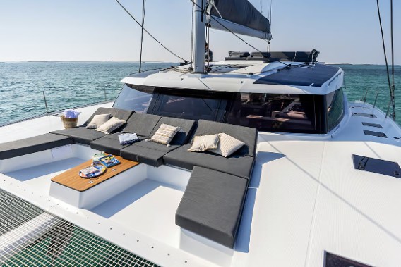 枫丹白露（Fountaine Pajot）Aura 51双体帆船前甲板