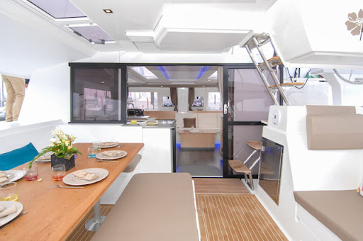 枫丹白露（Fountaine Pajot）Helia44双体帆船