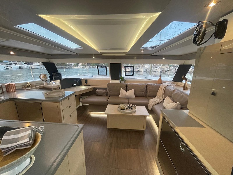 枫丹白露（Fountaine Pajot）Helia44双体帆船