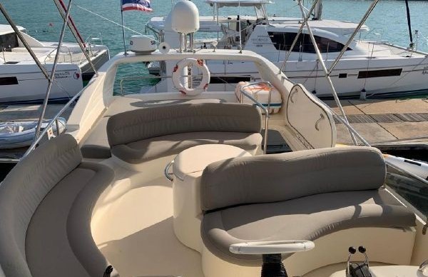 阿兹慕 Azimut 46 Flybridge