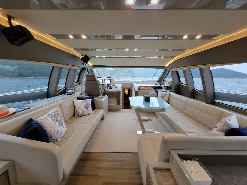 法拉帝（Ferretti）650豪华飞桥游艇沙龙