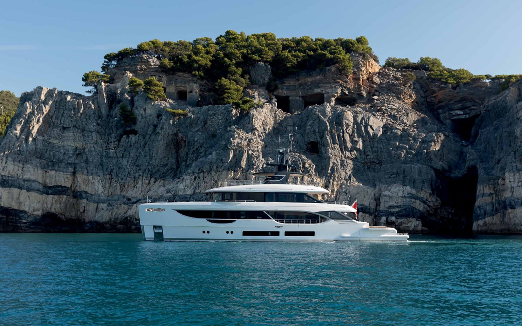 Benetti Oasis 34M