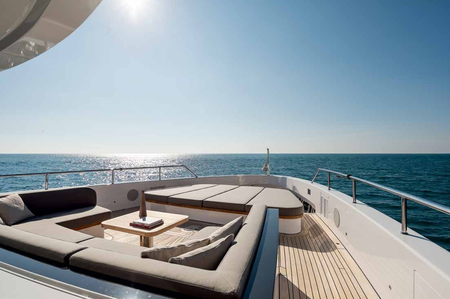 Benetti Oasis 34M