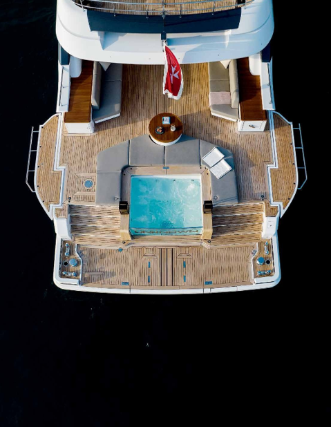 Benetti Oasis 34M