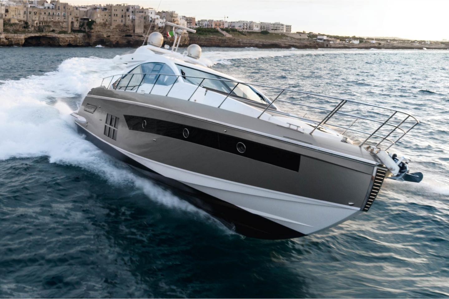 18米阿兹慕（Azimut）S6豪华运动游艇价格1600万元