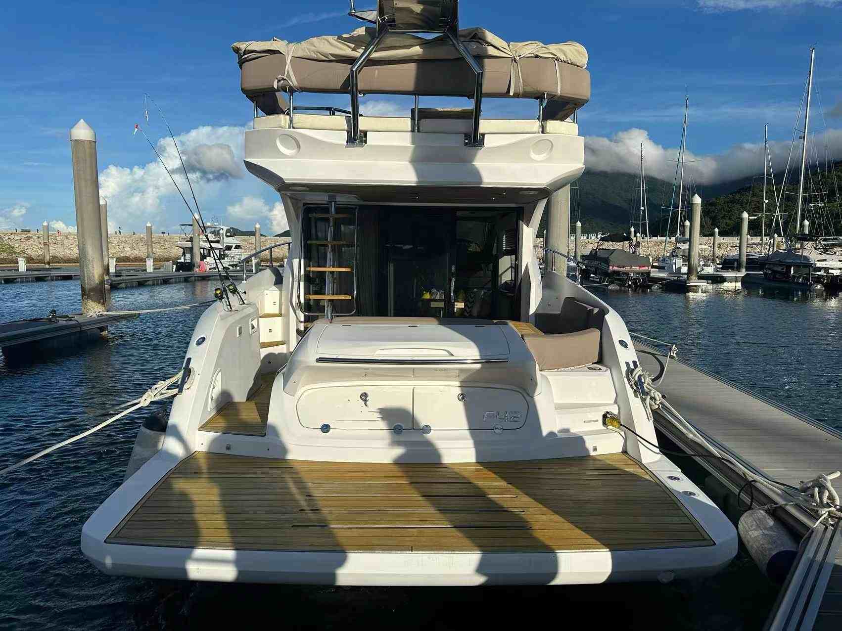 塞莎 Sessa 42 Flybridge