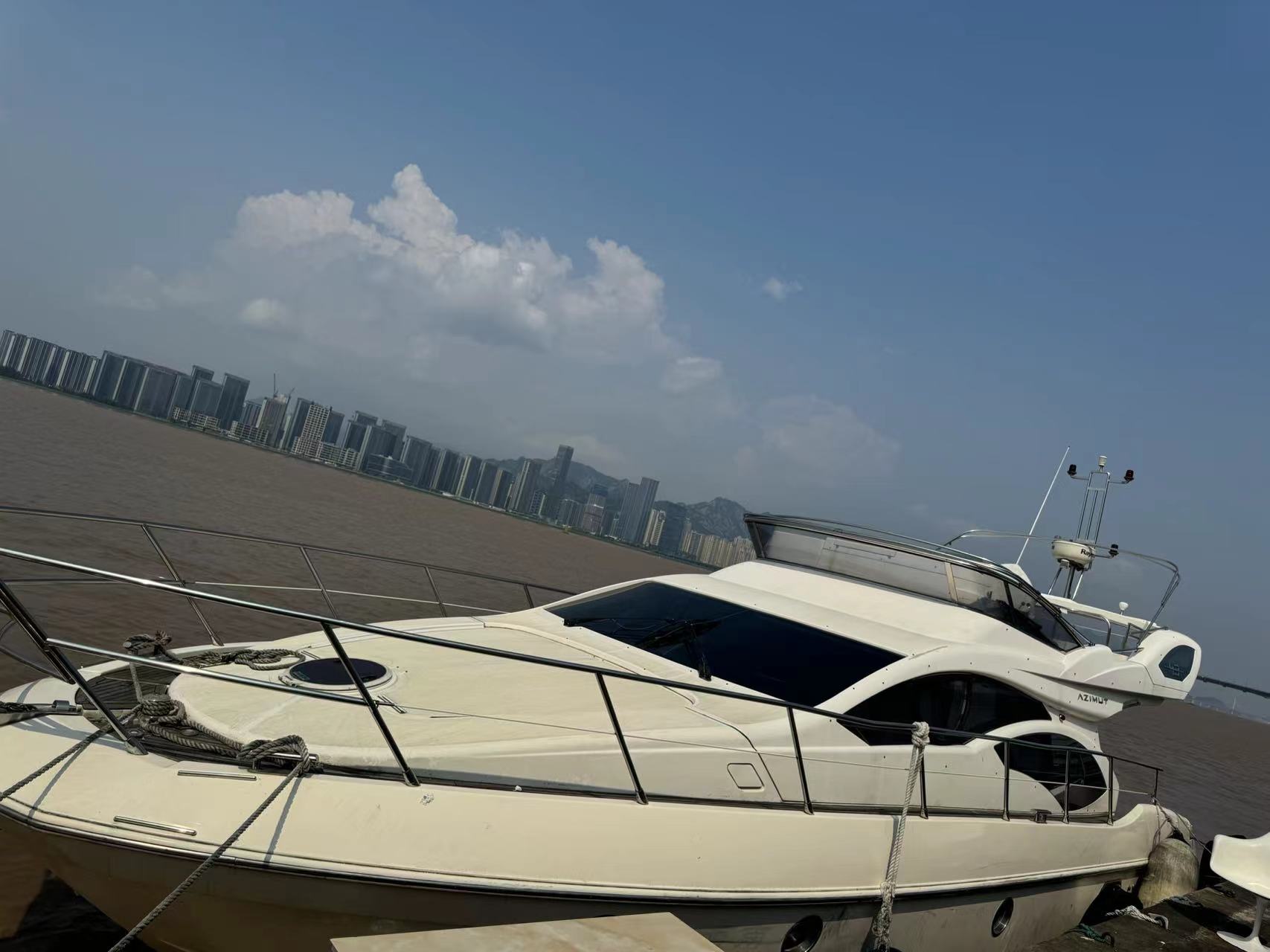 阿兹慕 Azimut  43 Flybridge