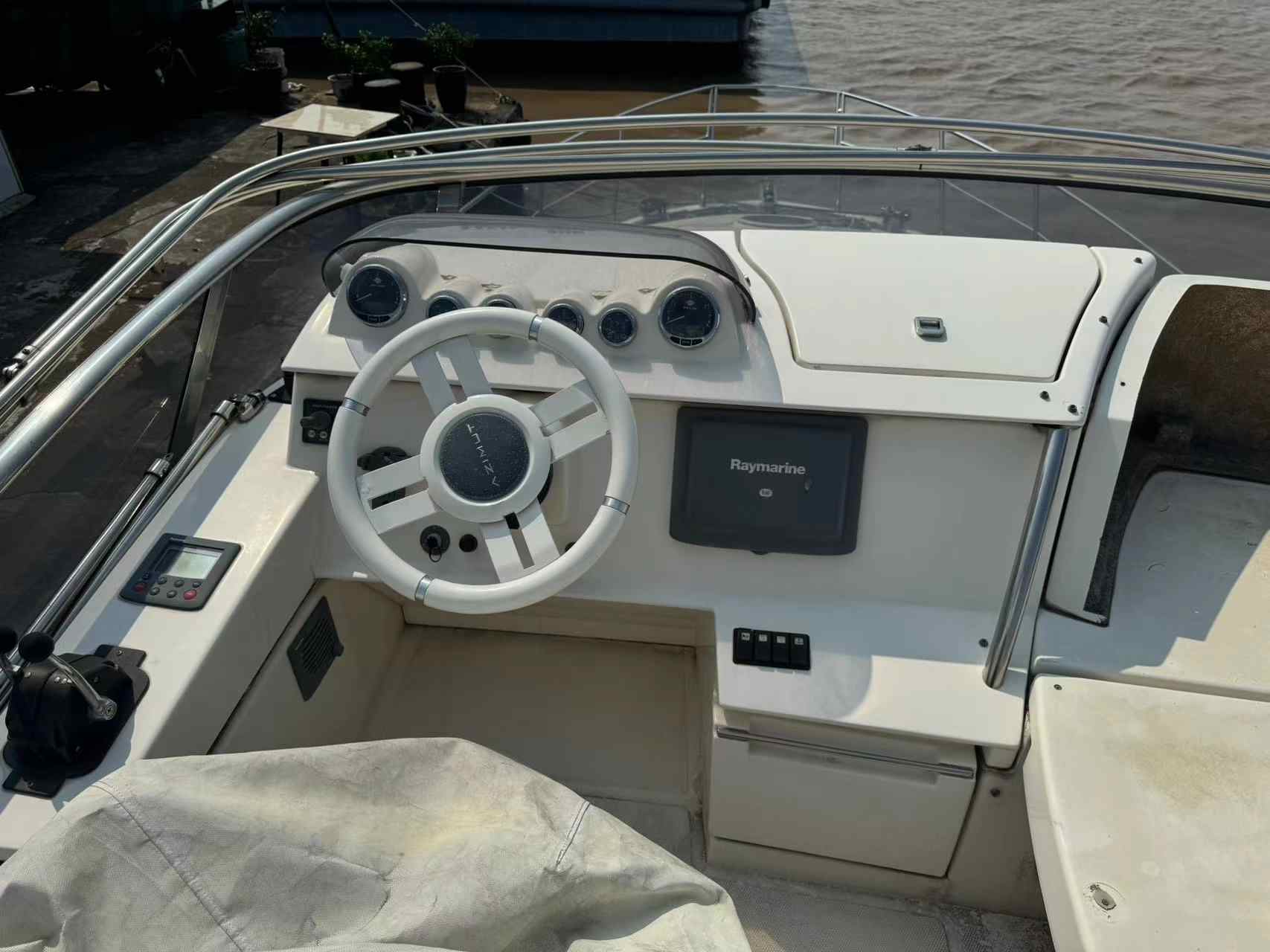 阿兹慕 Azimut  43 Flybridge