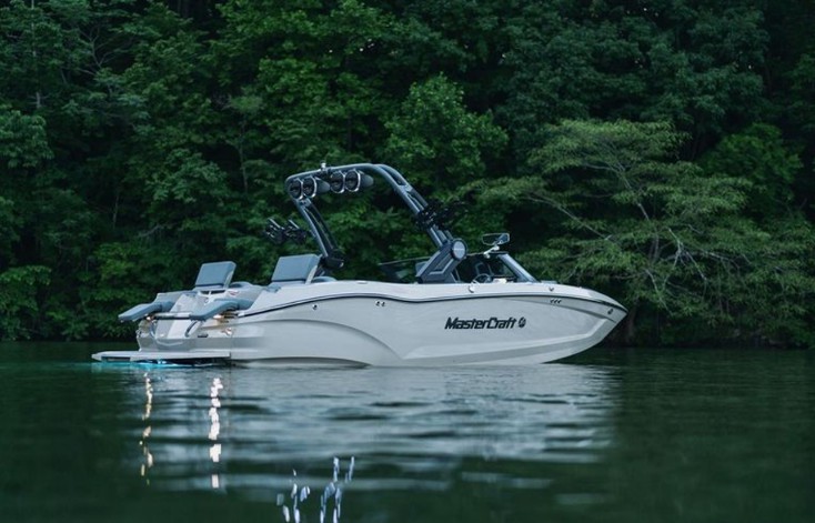 Mastercraft X22冲浪滑水艇