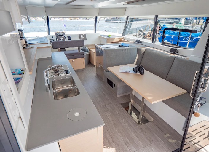 枫丹白露（Fountaine Pajot）MY37