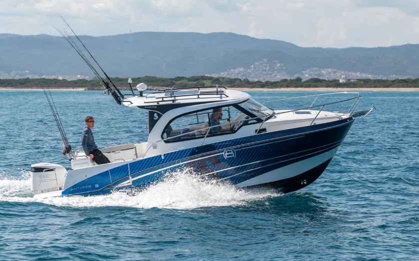 博纳多（Beneteau）Antares8钓鱼艇